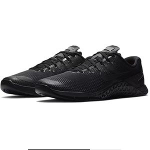 Mens Nike Metcon 4 sneakers